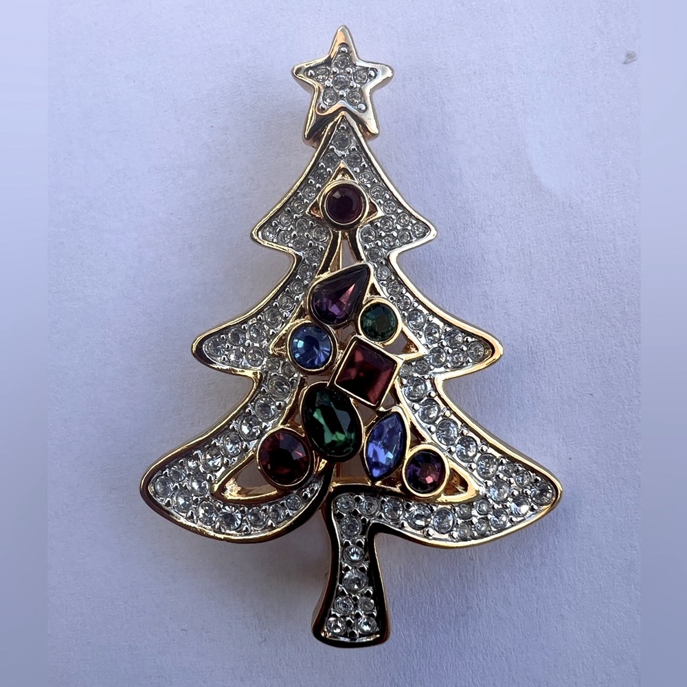 Swarovski New Old Stock Signed 2001 Christmas Tree Pin Brooch